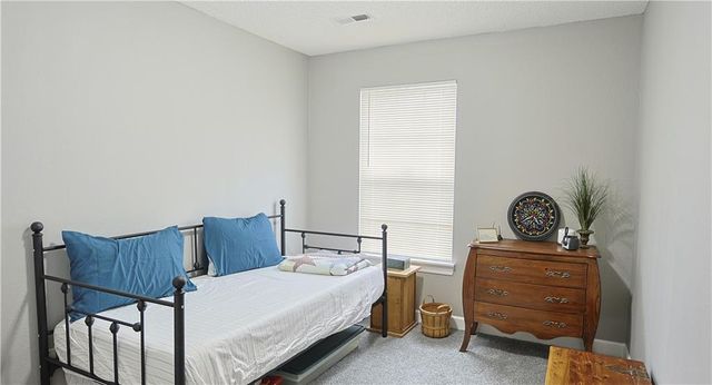 911 SW Peach Tree Lane, Blue Springs, MO 64064