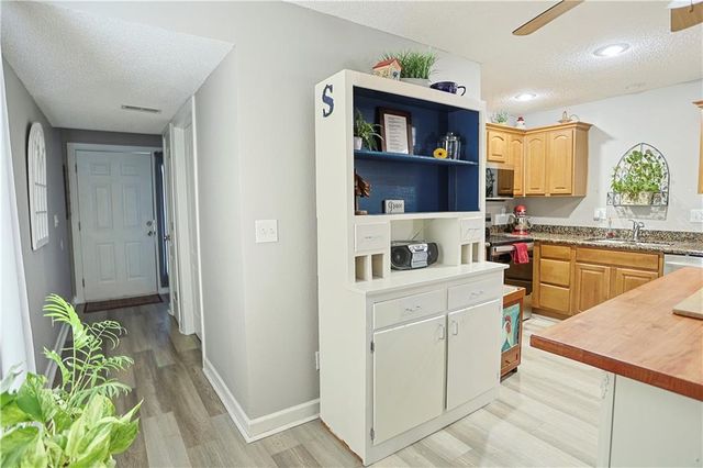 911 SW Peach Tree Lane, Blue Springs, MO 64064