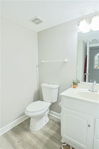 911 SW Peach Tree Lane, Blue Springs, MO 64064