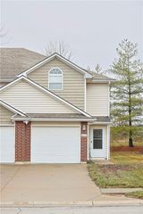 911 SW Peach Tree Lane, Blue Springs, MO 64064