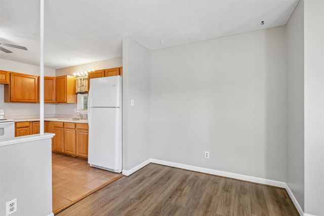 1424 E Watrous Avenue, Des Moines, IA 50320
