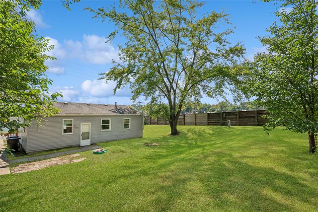 1424 E Watrous Avenue, Des Moines, IA 50320