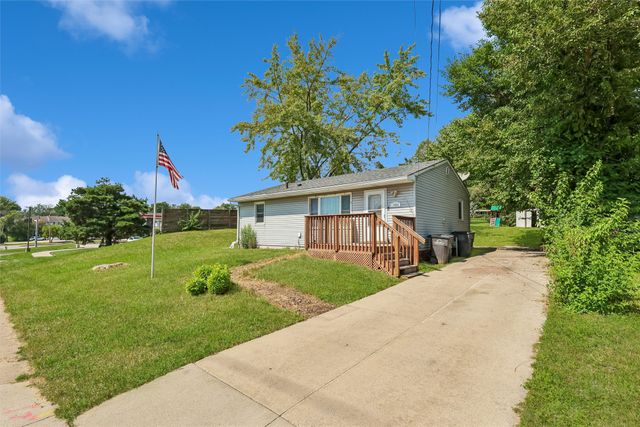1424 E Watrous Avenue, Des Moines, IA 50320