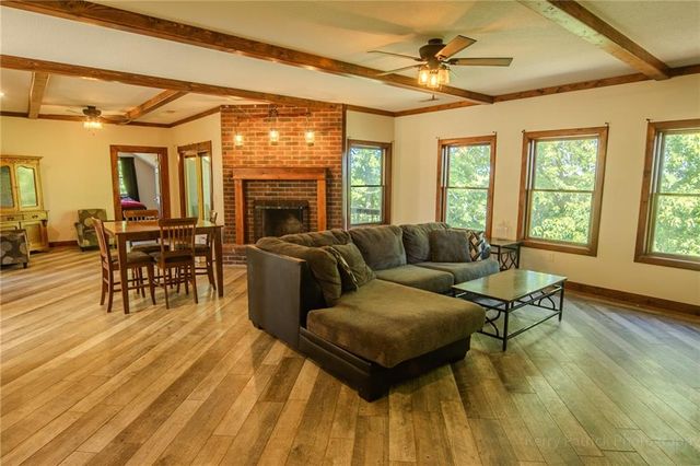 8555 NW Old US 169 Highway, Gower, MO 64454