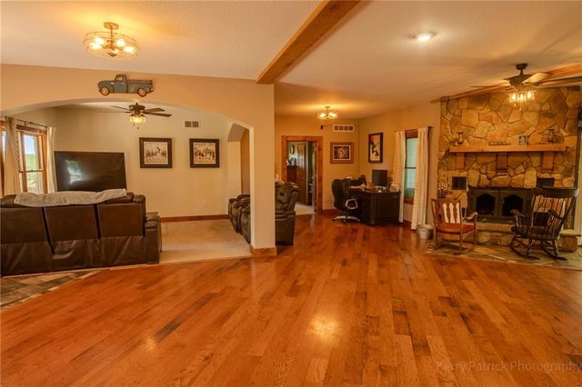 8555 NW Old US 169 Highway, Gower, MO 64454