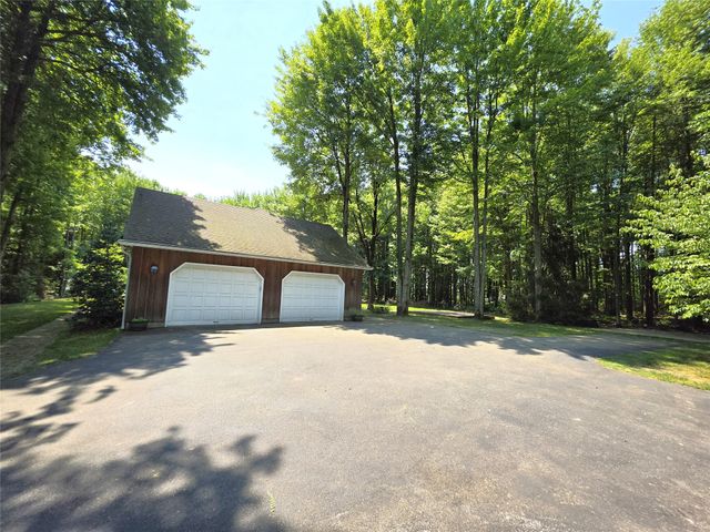 7100 BARGAIN Road, Erie, PA 16509