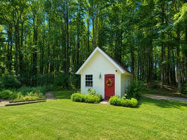 7100 BARGAIN Road, Erie, PA 16509