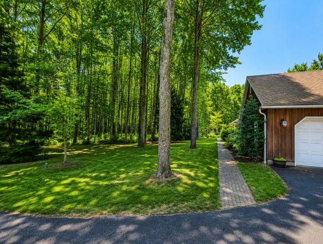 7100 BARGAIN Road, Erie, PA 16509