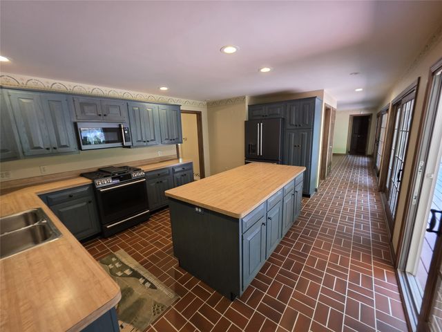 7100 BARGAIN Road, Erie, PA 16509