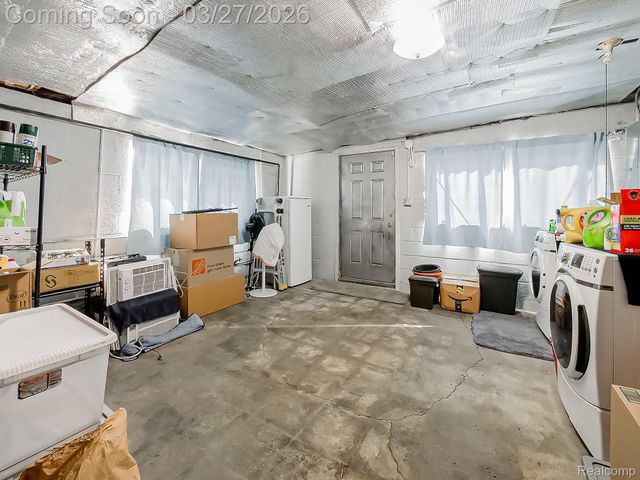 115 W Elza Avenue, Hazel Park, MI 48030