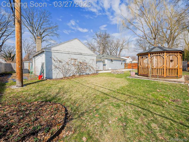 115 W Elza Avenue, Hazel Park, MI 48030