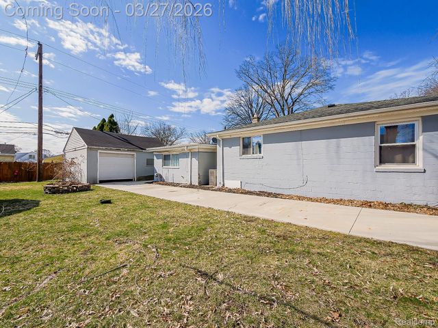 115 W Elza Avenue, Hazel Park, MI 48030