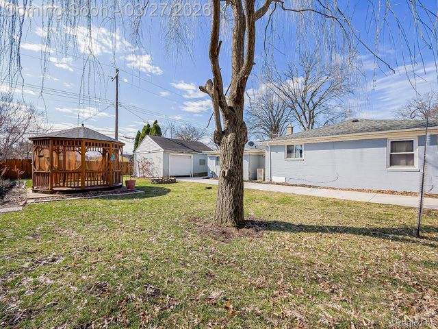 115 W Elza Avenue, Hazel Park, MI 48030
