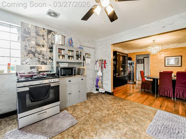 115 W Elza Avenue, Hazel Park, MI 48030