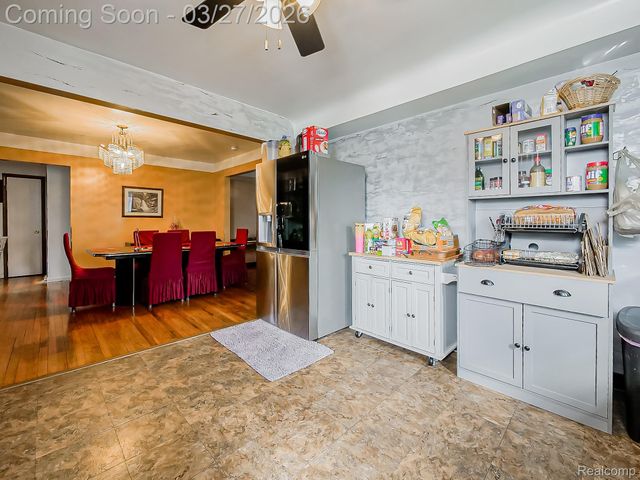 115 W Elza Avenue, Hazel Park, MI 48030