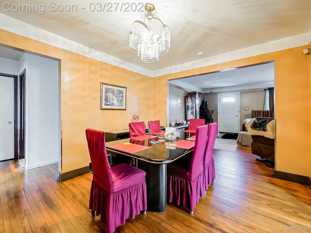 115 W Elza Avenue, Hazel Park, MI 48030