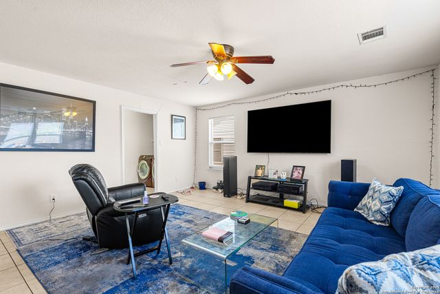 1706 Guilford, San Antonio, TX 78245