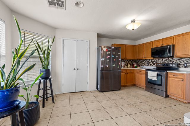 1706 Guilford, San Antonio, TX 78245