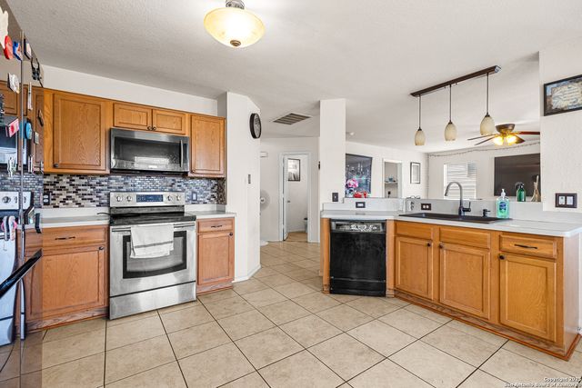 1706 Guilford, San Antonio, TX 78245