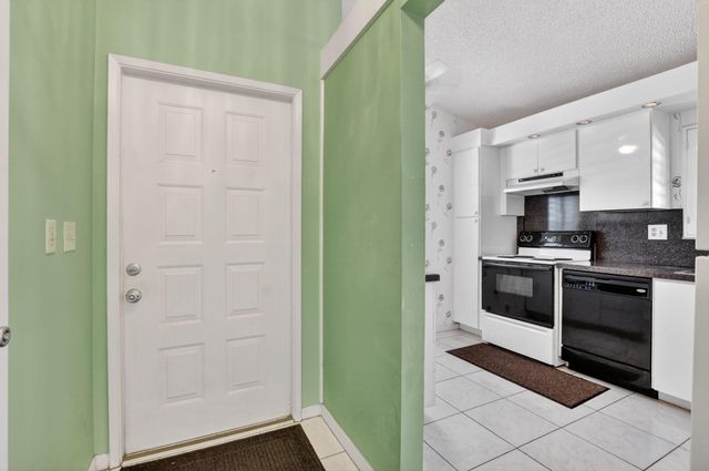 8159 Summerbreeze Lane, Boca Raton, FL 33496