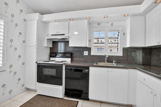 8159 Summerbreeze Lane, Boca Raton, FL 33496