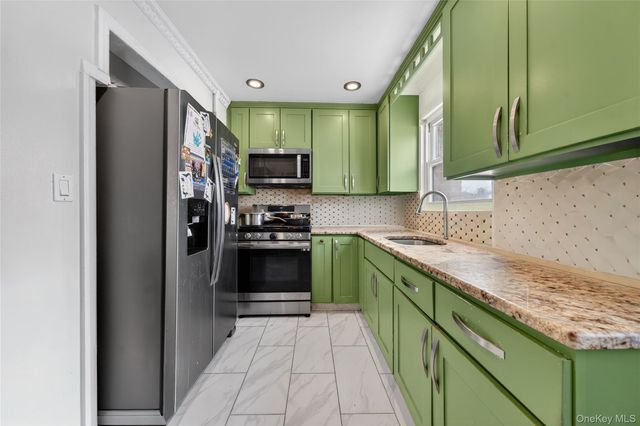 10424 187th Street, Saint Albans, NY 11412