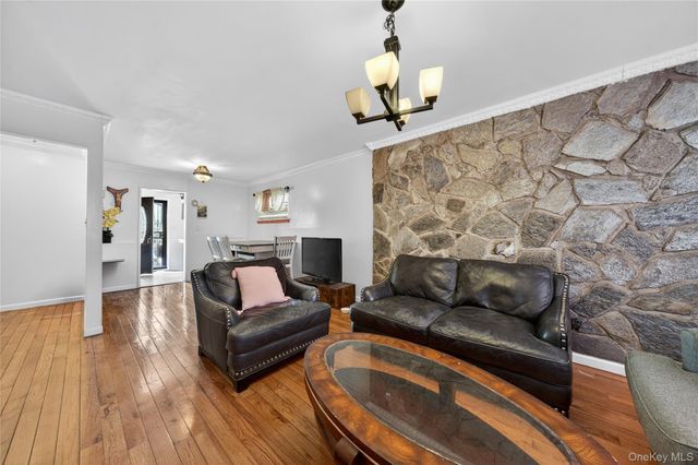 10424 187th Street, Saint Albans, NY 11412