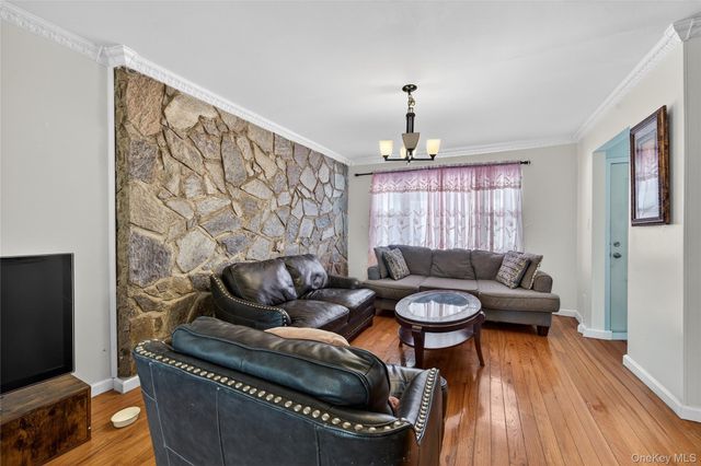 10424 187th Street, Saint Albans, NY 11412