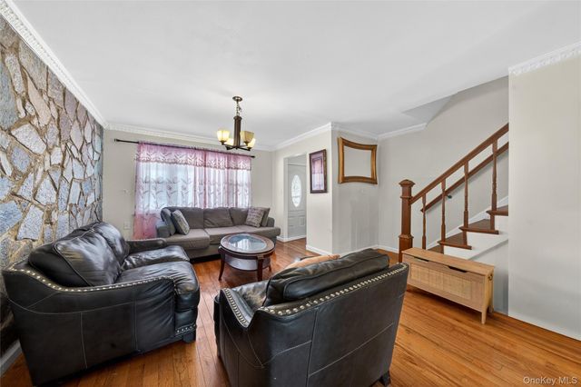 10424 187th Street, Saint Albans, NY 11412