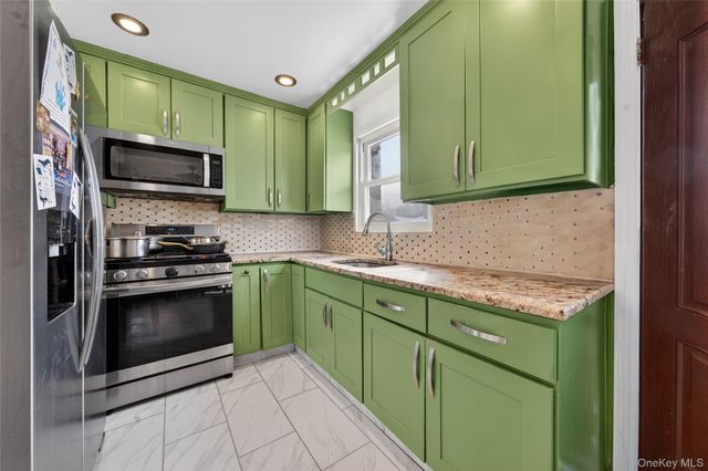 10424 187th Street, Saint Albans, NY 11412