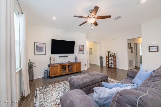 18 Oakleaf Way, Palm Coast, FL 32137