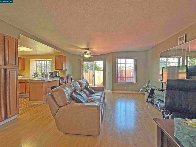 1114 Alta Marino Cir, Pinole, CA 94564