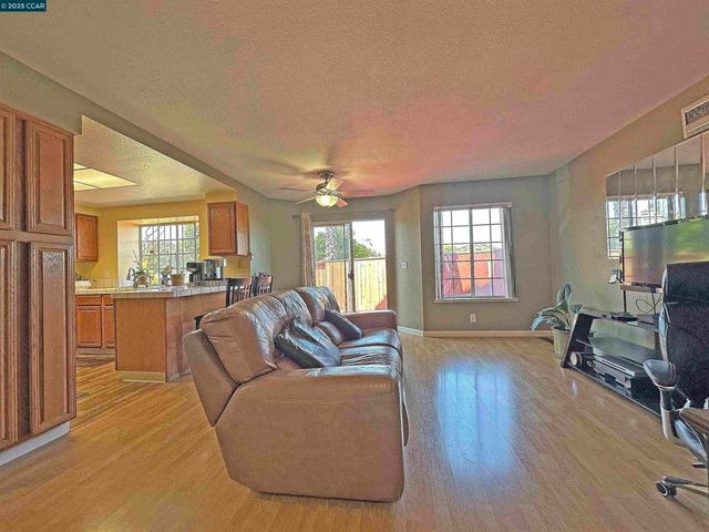 1114 Alta Marino Cir, Pinole, CA 94564