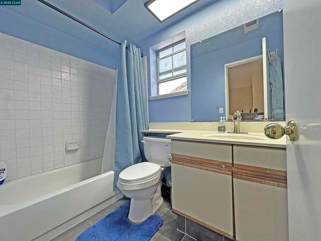 1114 Alta Marino Cir, Pinole, CA 94564