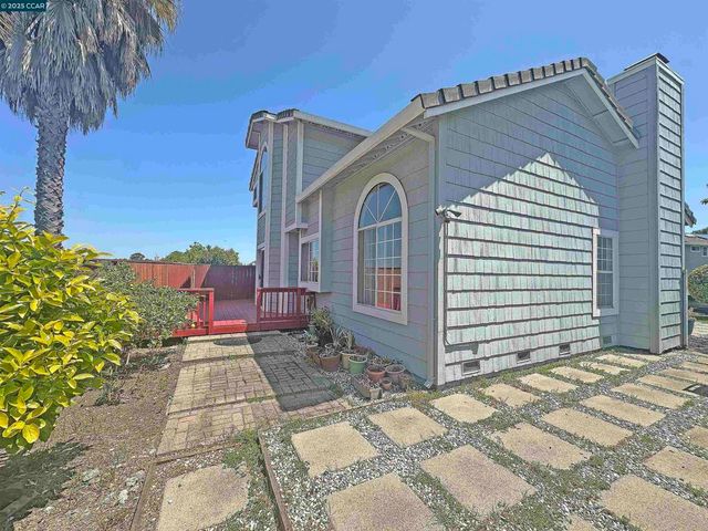 1114 Alta Marino Cir, Pinole, CA 94564