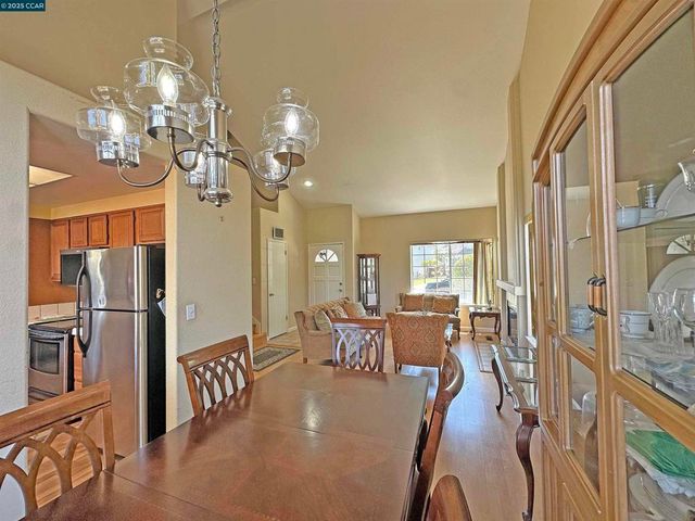 1114 Alta Marino Cir, Pinole, CA 94564