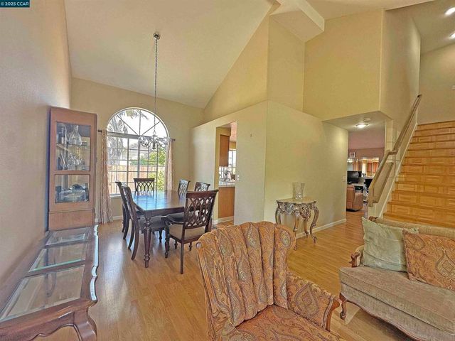 1114 Alta Marino Cir, Pinole, CA 94564