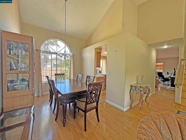 1114 Alta Marino Cir, Pinole, CA 94564