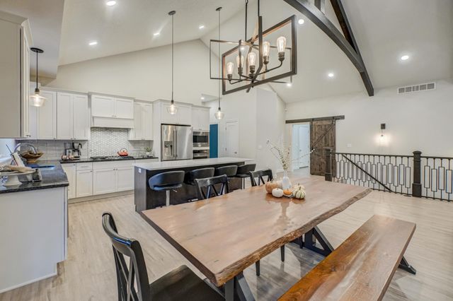 1075 Autumn Oak Lane, Hudson, WI 54016