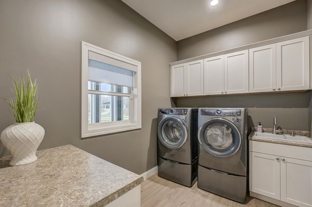 1075 Autumn Oak Lane, Hudson, WI 54016