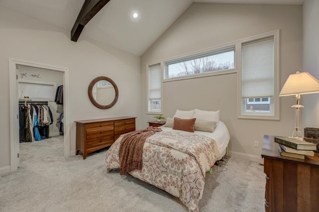 1075 Autumn Oak Lane, Hudson, WI 54016