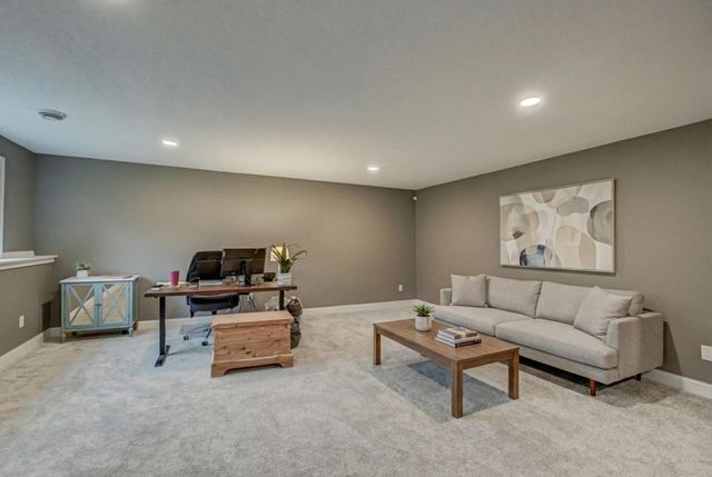 1075 Autumn Oak Lane, Hudson, WI 54016