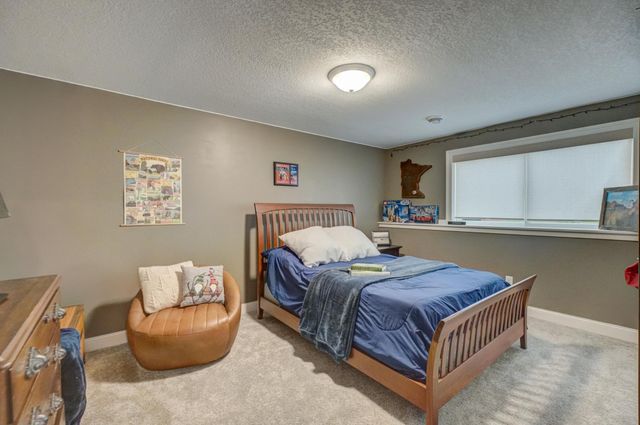 1075 Autumn Oak Lane, Hudson, WI 54016