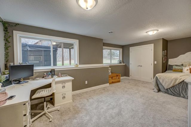 1075 Autumn Oak Lane, Hudson, WI 54016