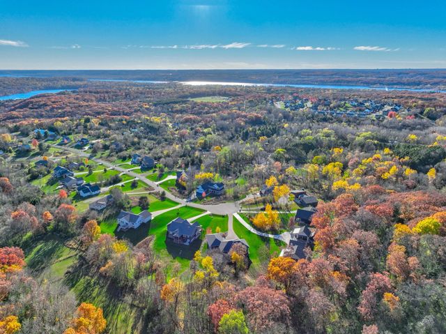 1075 Autumn Oak Lane, Hudson, WI 54016