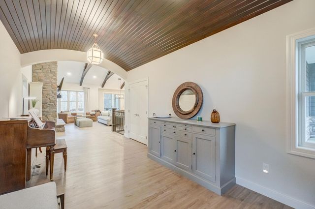 1075 Autumn Oak Lane, Hudson, WI 54016