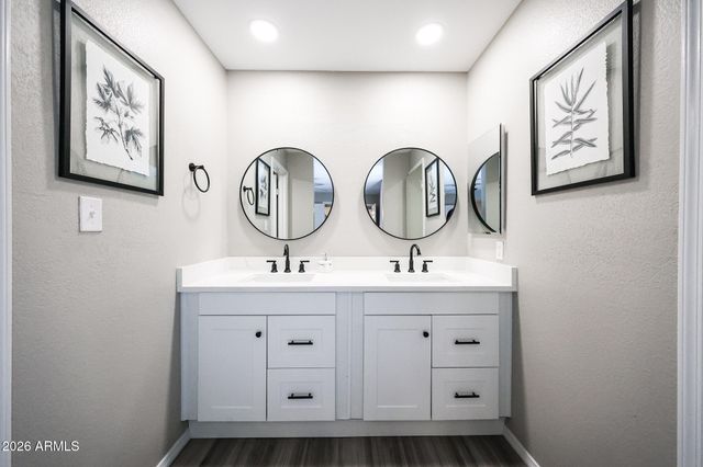 9125 E PURDUE Avenue 102, Scottsdale, AZ 85258