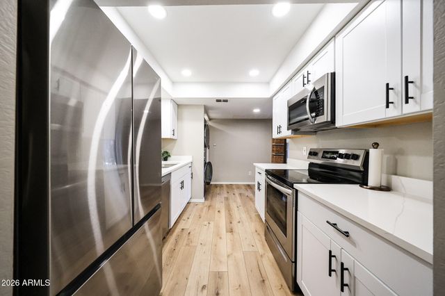 9125 E PURDUE Avenue 102, Scottsdale, AZ 85258