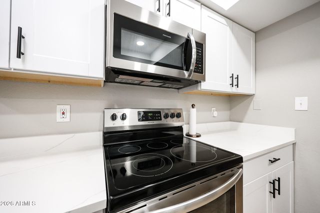 9125 E PURDUE Avenue 102, Scottsdale, AZ 85258