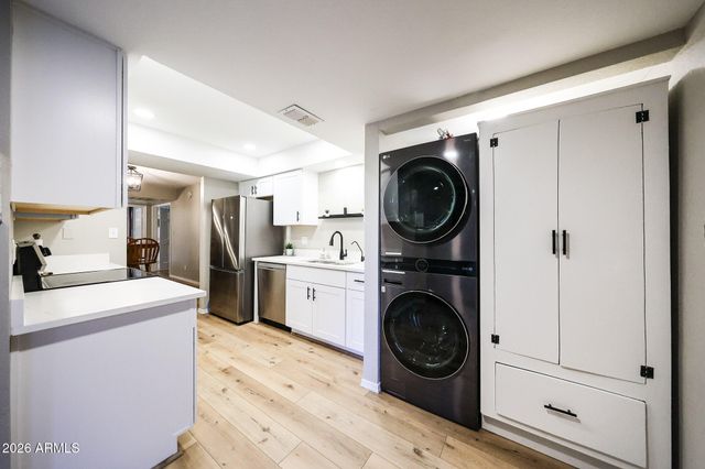 9125 E PURDUE Avenue 102, Scottsdale, AZ 85258